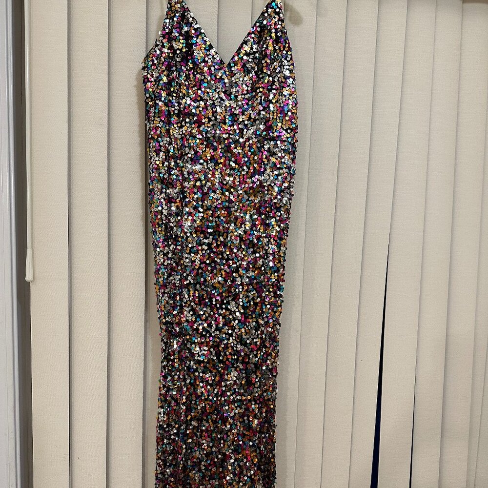 Maniju, L/G, and Multicolor